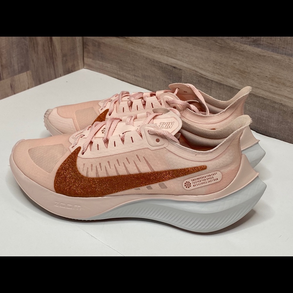 NIKE WOMEN'S Zoom Gravity Echo Pink Red Bronze